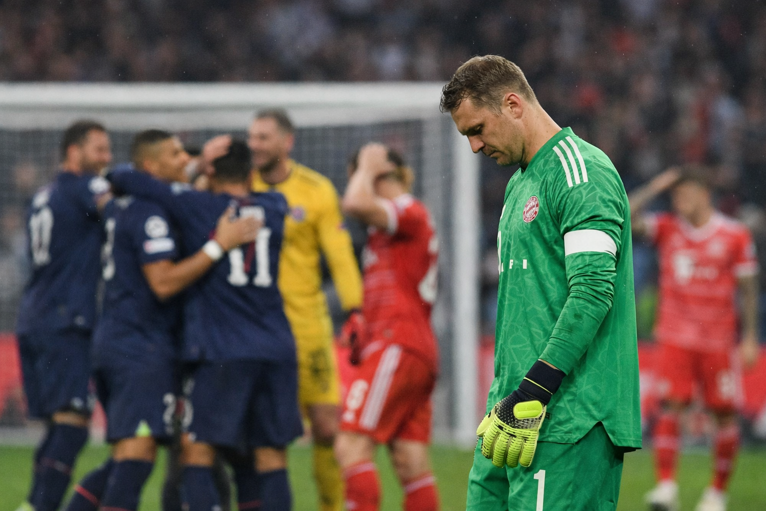 Feature image for Neuer estime que le Bayern a manqué de tranchant, PSG ayant puni ses temps faibles en demi-finale