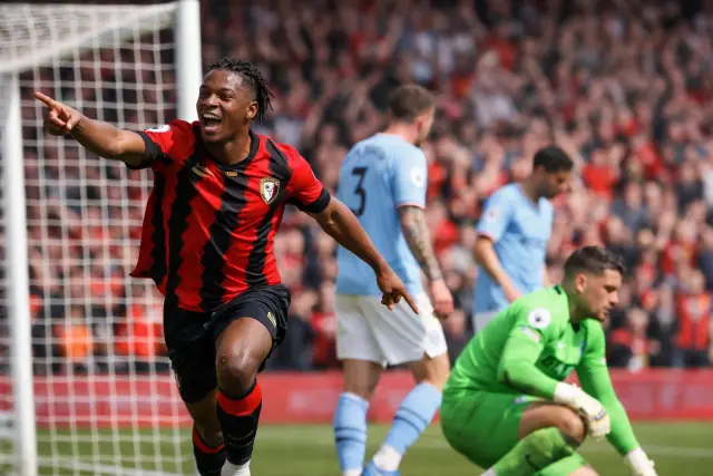 Feature image for Bournemouth stun Manchester City as Junior Kroupi strike leaves Arsenal 45 minutes from title
